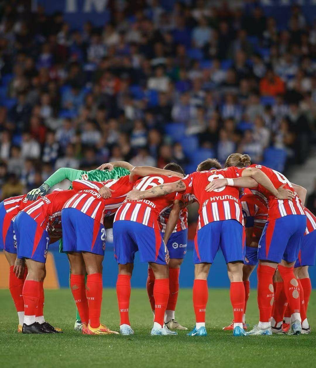 开云官网-马德里双雄再战，皇马取胜拿下关键三分