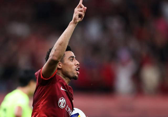 河南队防守不力，关键时刻未能把握机会的简单介绍