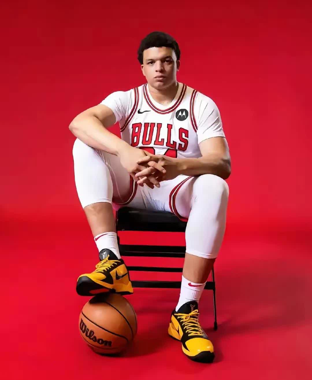 开云体育-包含热血沸腾，球员飒爽英姿助力球队获胜的词条