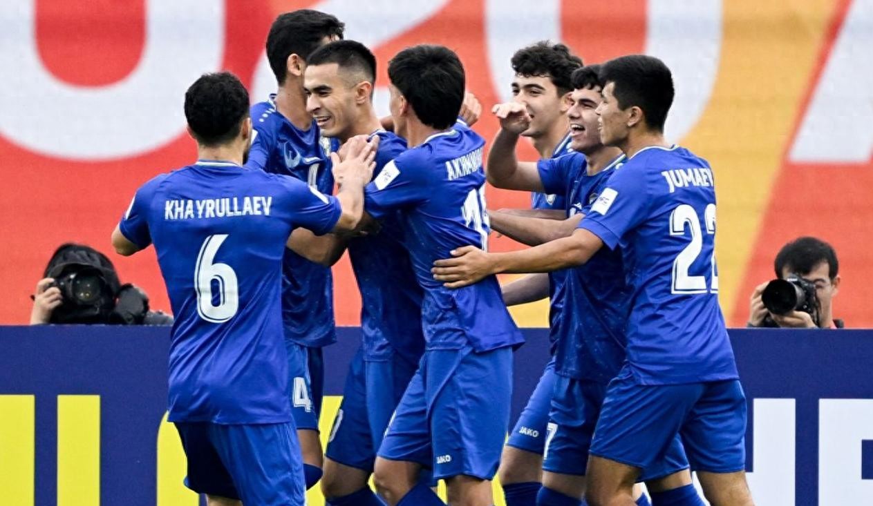 关于联赛前五强激烈角逐，上演精彩对决的信息