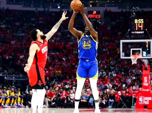 关于勇士球员状态火热，不断为球队争夺胜利的信息