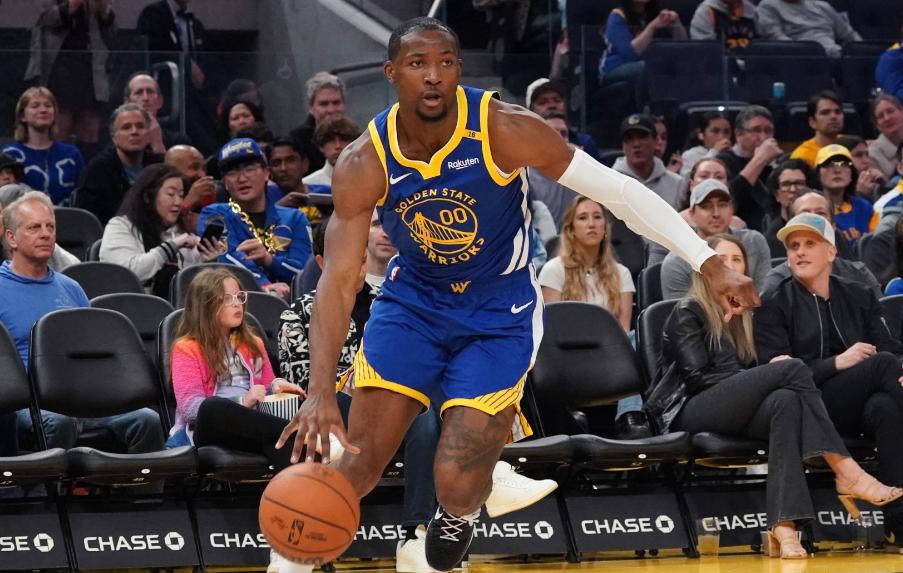 关于勇士球员状态火热，不断为球队争夺胜利的信息