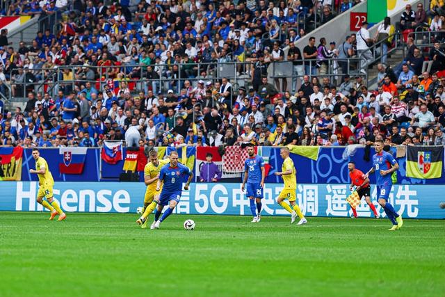 开云APP-英格兰队成功晋级，乌克兰队痛失晋级机会的简单介绍