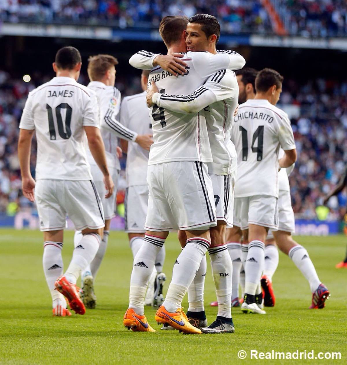 巴黎圣日耳曼重金以来，雄掷岘岸晋级欧冠淘汰的简单介绍