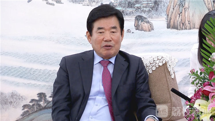 包含里昂球员合作更加默契，已经锁定下赛季欧战资格的词条