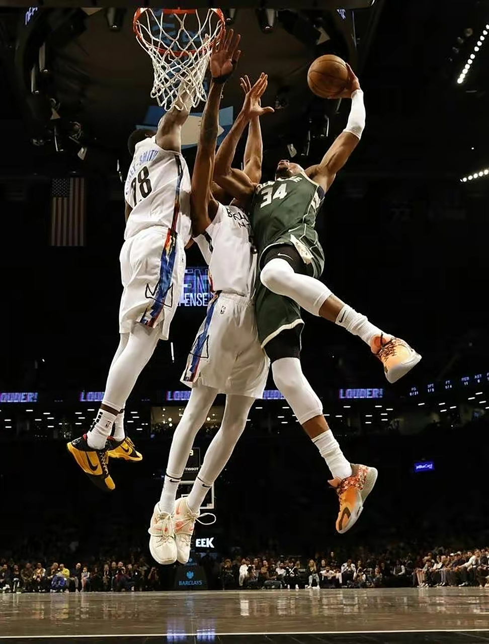 包含篮网撕破雄鹿防线擒下五连胜的词条