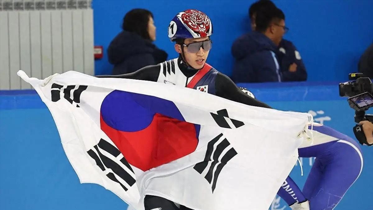 开云官网-包含日本队运动员团结一心，勇夺奖牌的词条