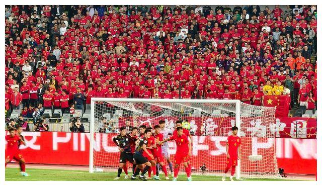 包含广州富力客场-战平大连一方，遇到阻力的词条