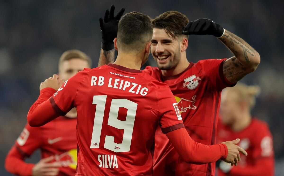 开云平台-拜仁客场大捷，轻松锁定半决赛资格的简单介绍