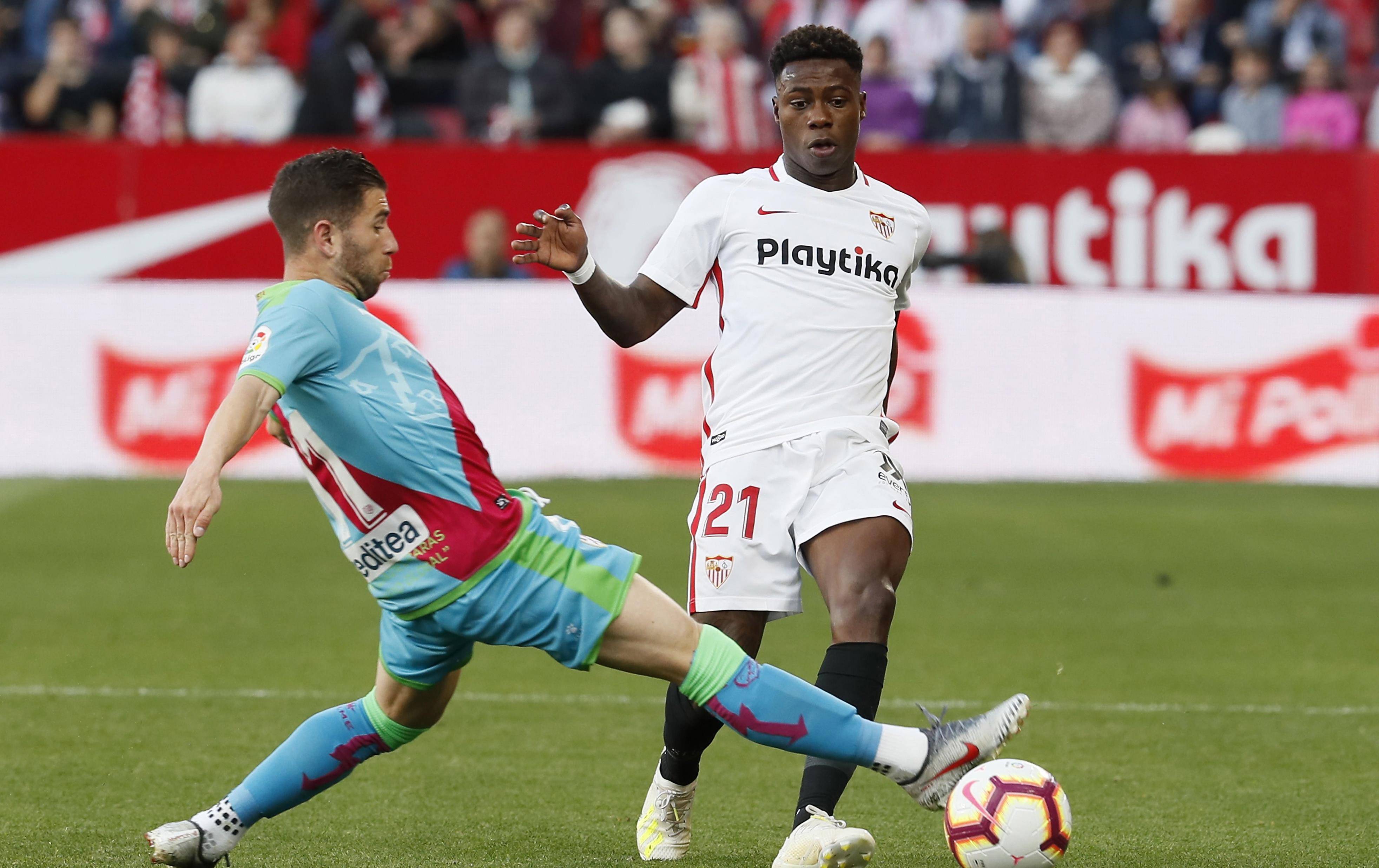 开云体育官方网站-包含塞维利亚与毕尔巴鄂竞技鏖战，场面激烈的词条