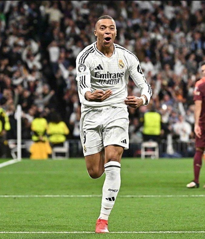 包含皇家马德里备战欧冠比赛，士气高涨的词条