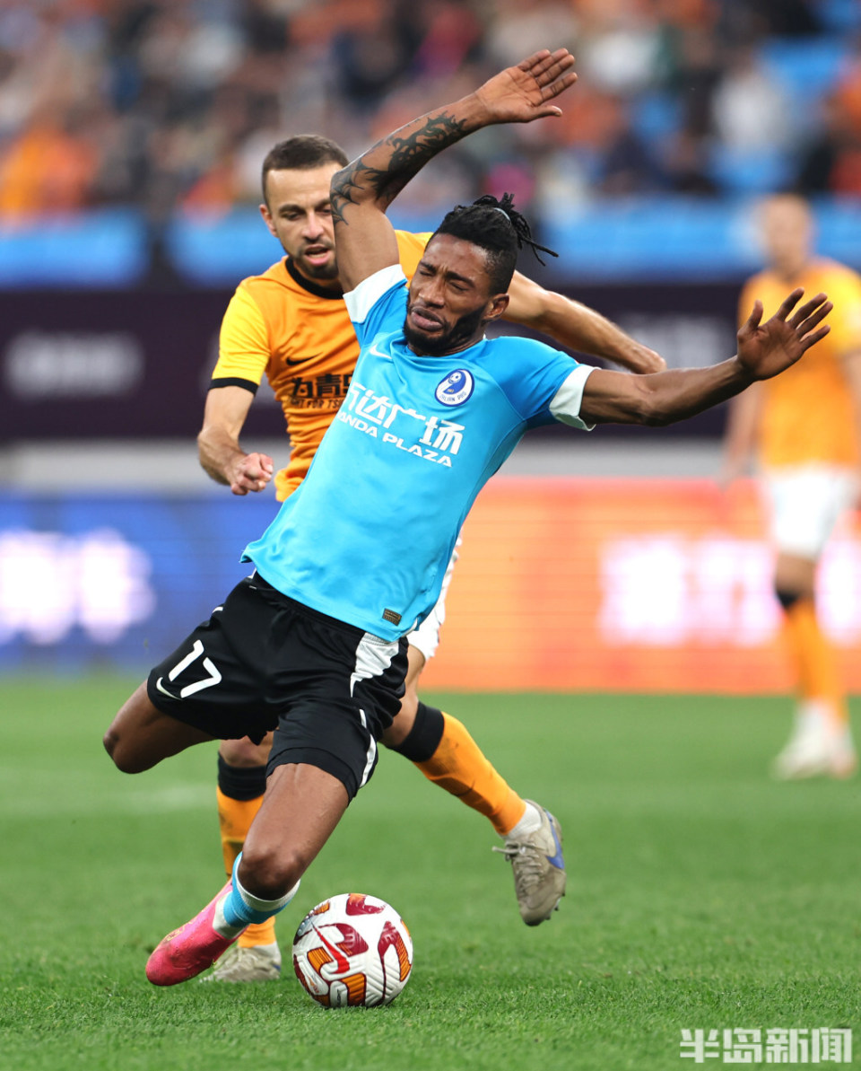 包含大连一方主场战平河北华夏幸福，保持不败纪录的词条