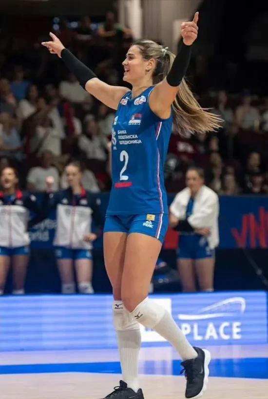 塞尔维亚队实现逆袭取得胜利