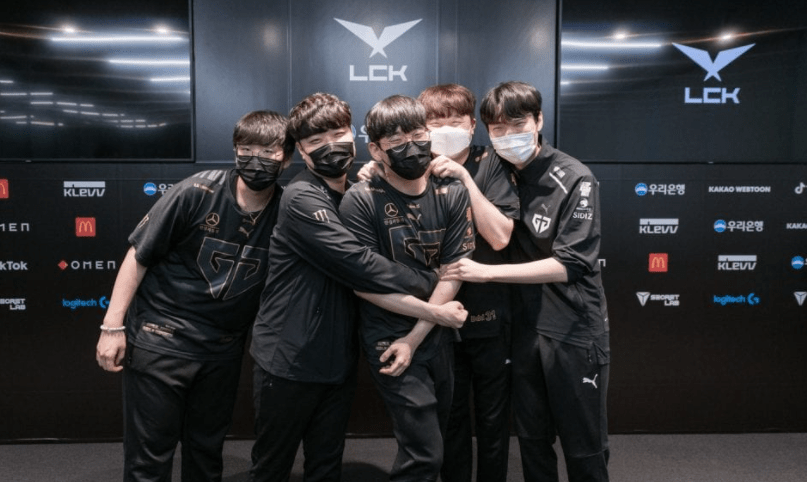 开云体育在线-BRO轻取RNG，369团战一打五八强赛2:1（上海）