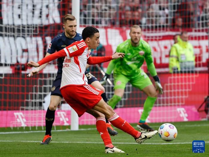 开云体育官方网站-拜仁慕尼黑联赛失利，德甲优势受到挑战