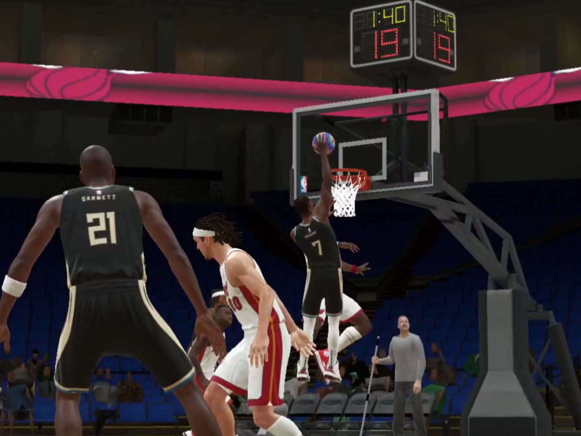 关于热火队犯规连连！面临技术性问题的信息