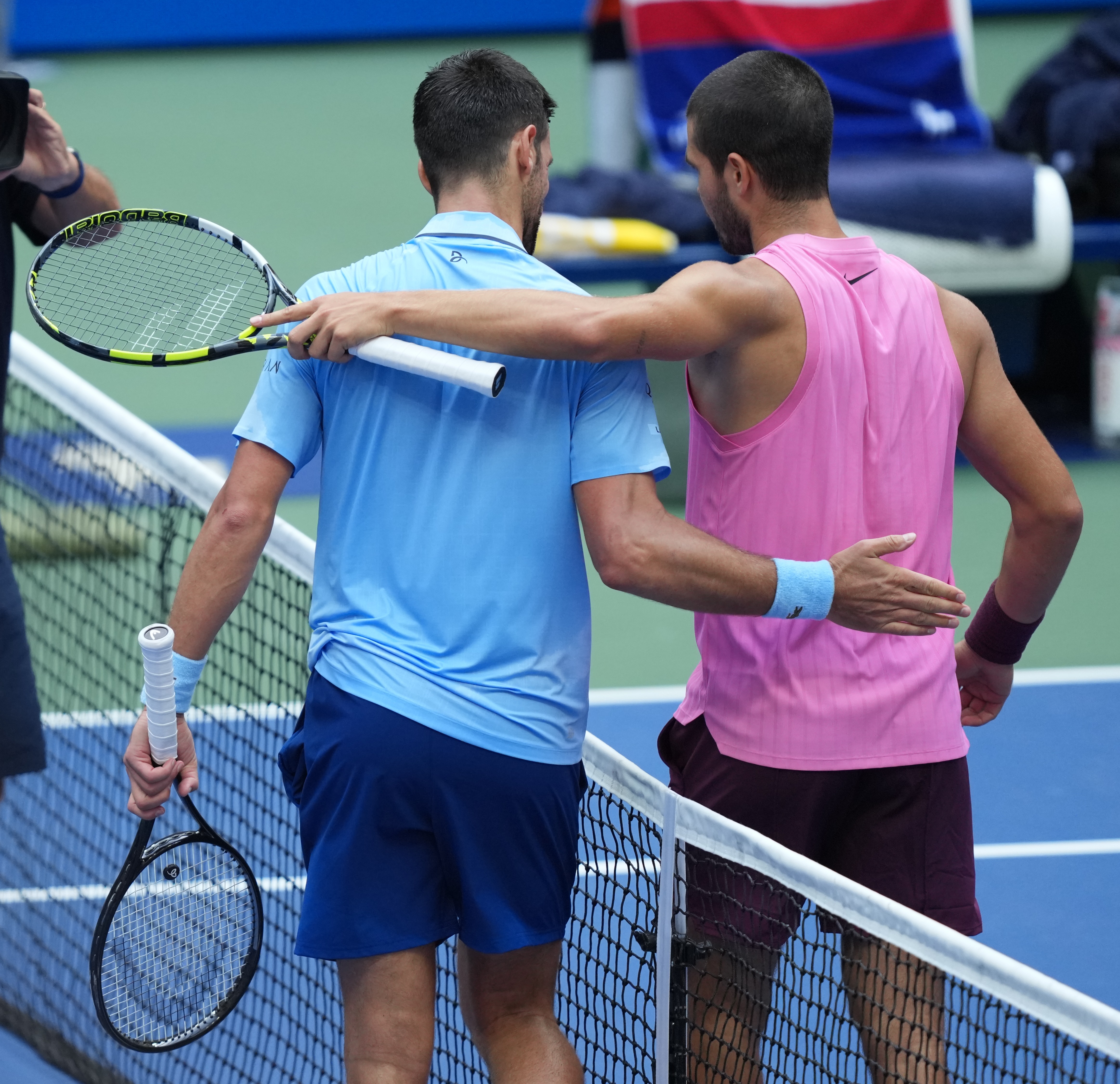 美网轻取法网，阿尔卡拉斯带队取胜